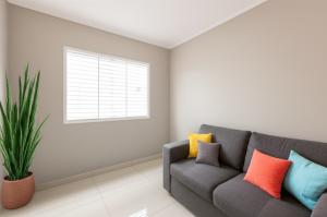 Imagem para o artigo: Cansado de Paredes Sem Vida em Nova Mutum? Descubra a Pintura Profissional que Transforma Seu Imóvel sem Dor de Cabeça!