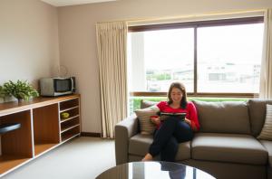 Imagem para o artigo: Chega de Poeira, Calor e Insetos! Vedação Profissional de Janelas e Portas em Nova Mutum - Seu Conforto Começa Aqui.